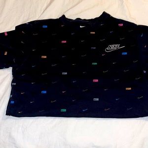 MEDIUM NIKE TSHIRT